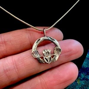 Sterling silver clatter pendant!